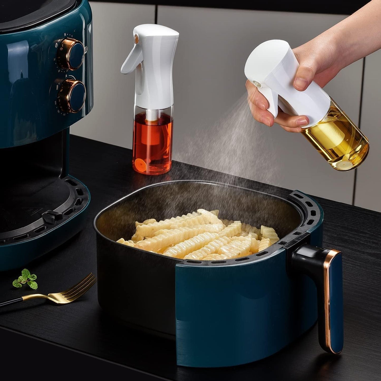 Oil Spray Bottle Continuous Spray with Portion Control, Suitable for Multiple Scenarios. Highly Trusted by Chefs